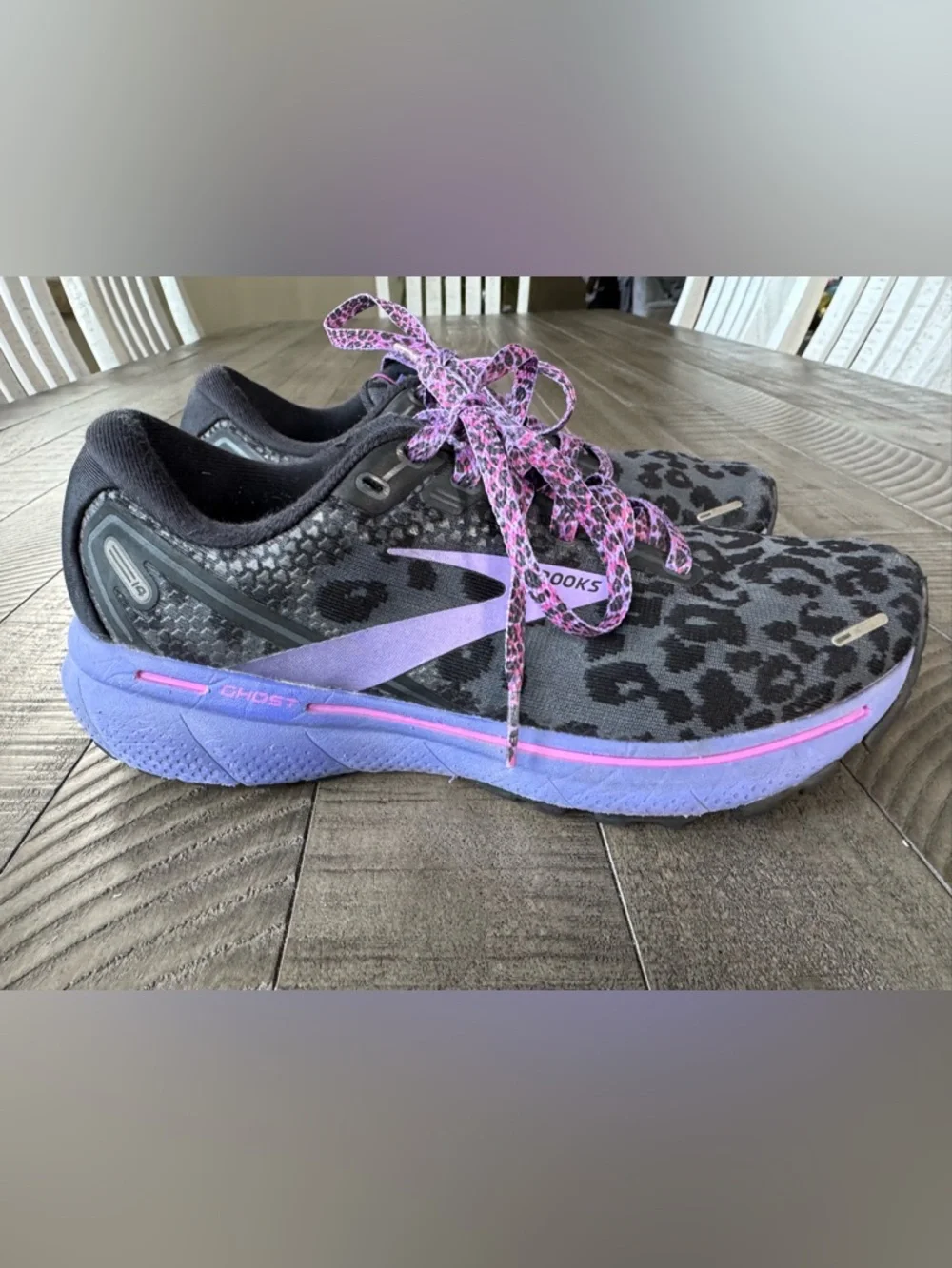 Brooks Ghost 14 - Electric Cheetah Running Shoes Women’s Size 7 (Medium B) - Picture 3 of 12